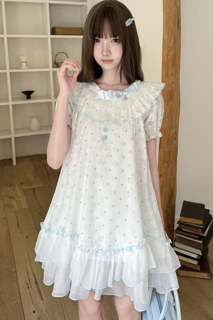 Gepunktetes Kleid mit Spitzenkragen und Bindegürtel