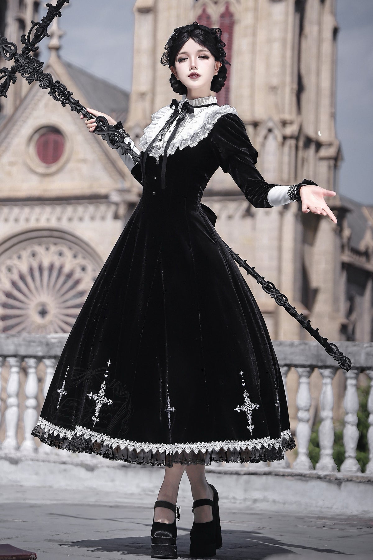 Cross-Cut Light Gothic Lolita Dress