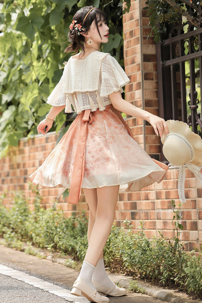 Sonnenbeschienenes Blüten-Hanfu-Kleid-und-Umhang-Set
