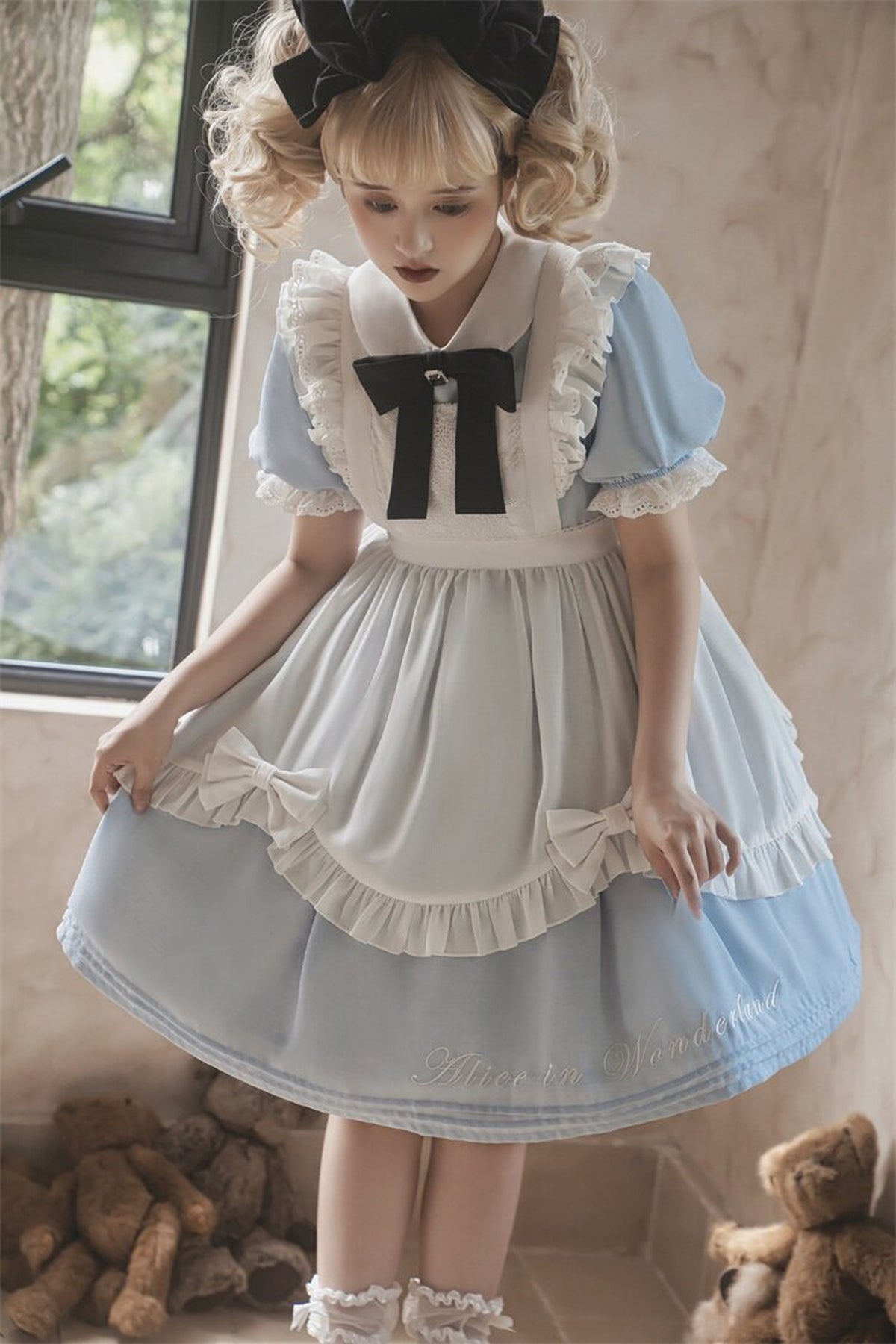 Wonderland Alice Short Sleeve One-Piece Dress