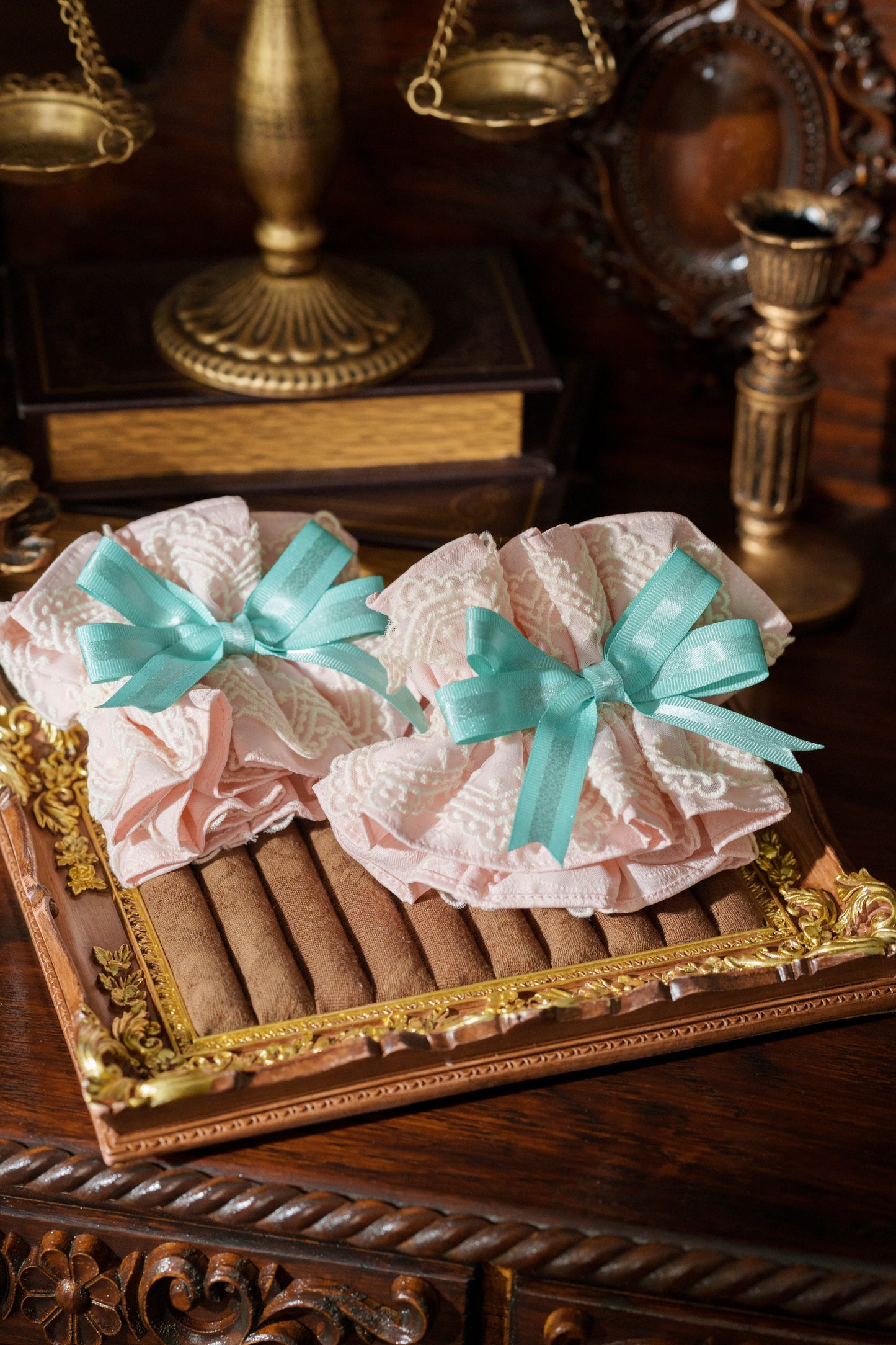 Glänzendes Prinzessinnenkleid und Shorts-Set