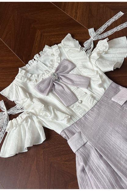 Lila schulterfreies Kurzarmkleid mit Gürtel