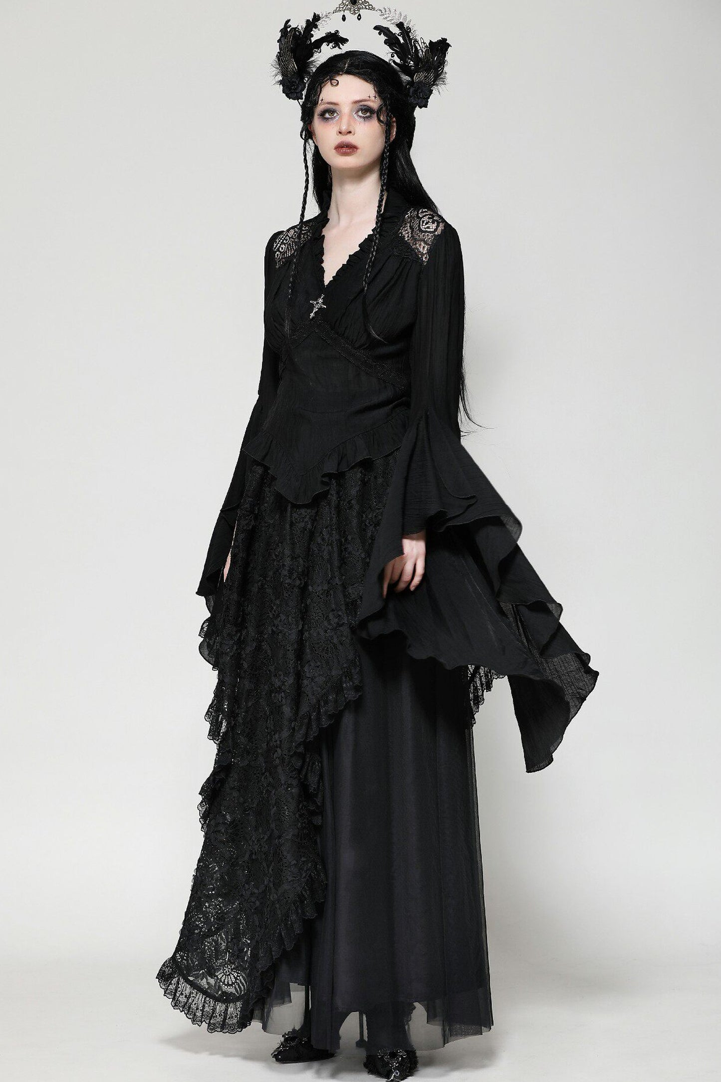 Gothic-Spitzenbluse mit ausgestellten Ärmeln