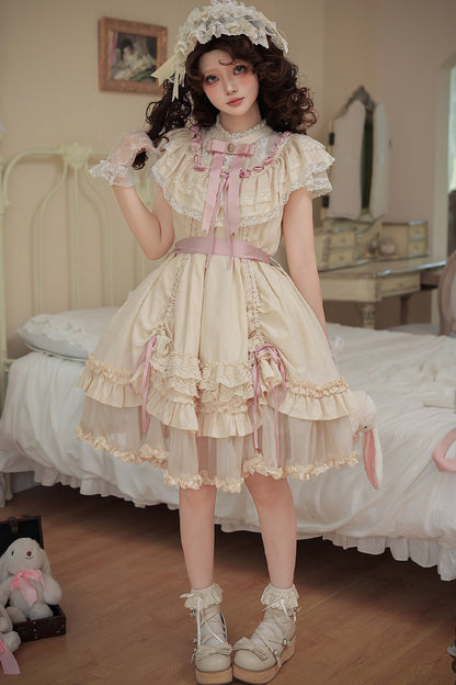 Milchtee-rosa Lolita-Kleid mit Puppen-Rüschen
