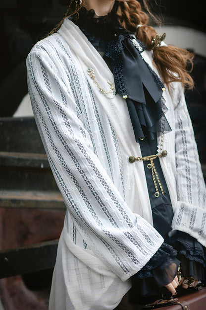Chemise gothique à manches longues avec dentelle et volants