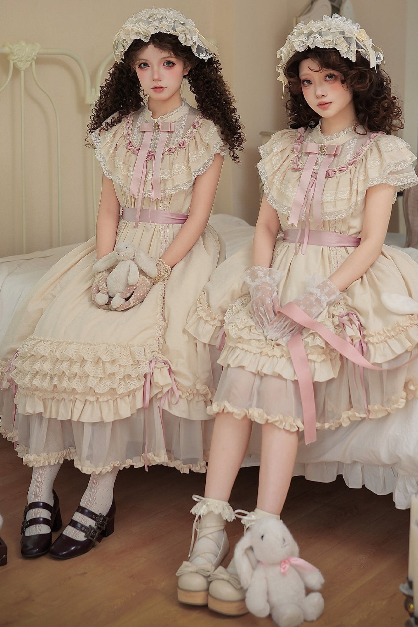 Milchtee-rosa Lolita-Kleid mit Puppen-Rüschen