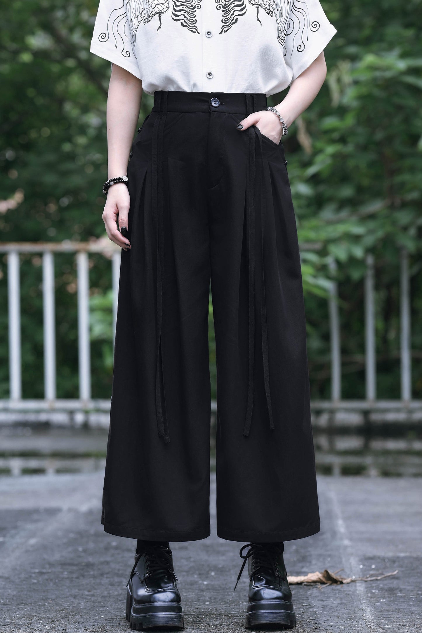 Asymmetrische weite Ghost-Hose