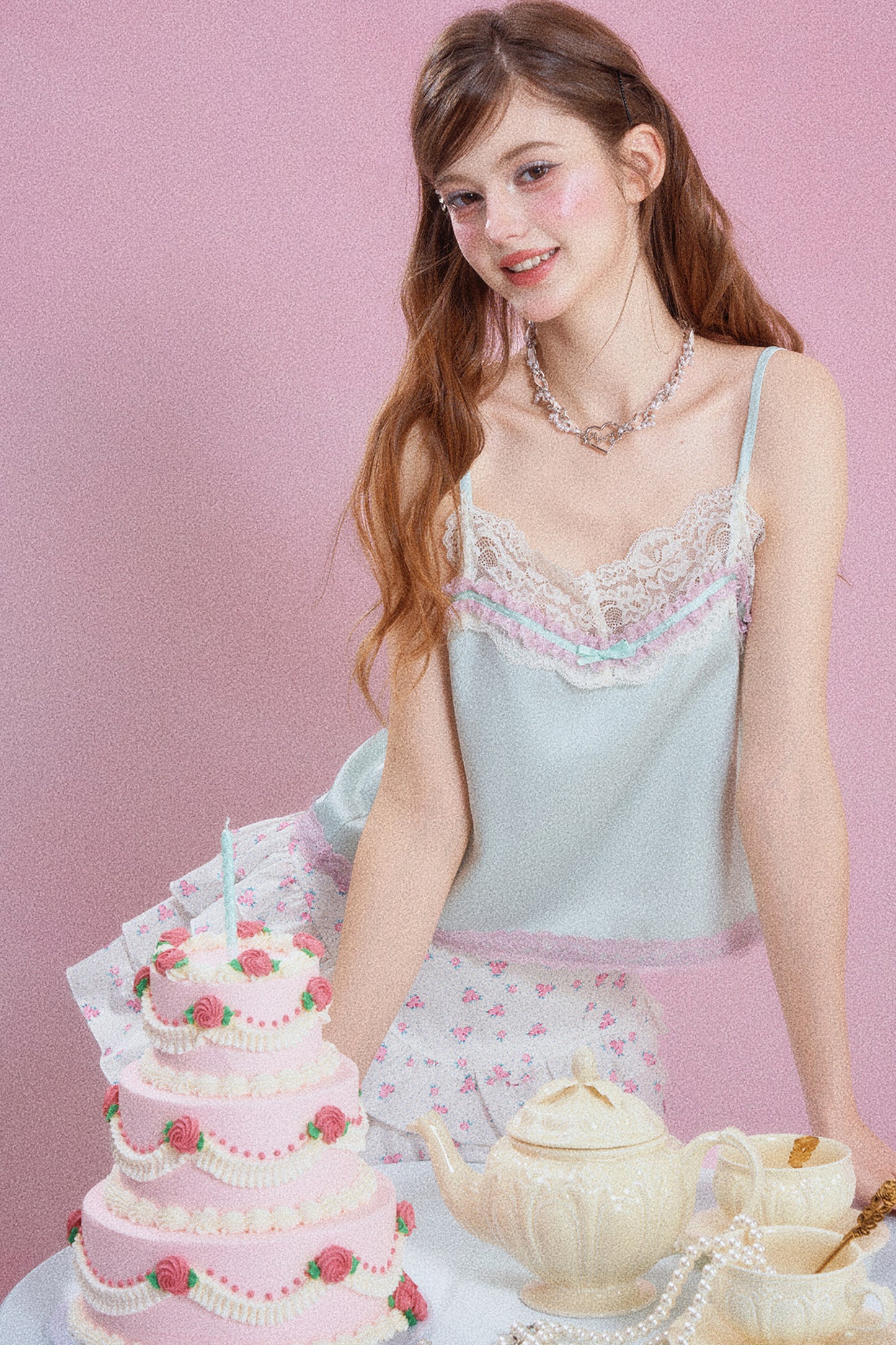 Camisole-Oberteil aus Satin mit Spitze