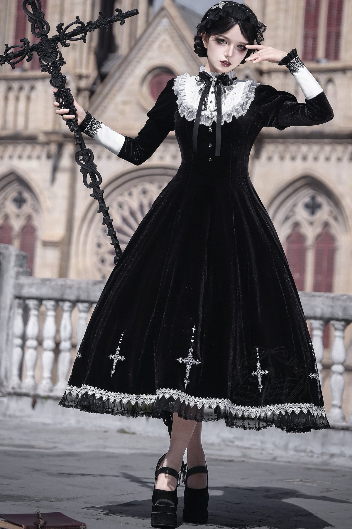 Cross-Cut Light Gothic Lolita Dress