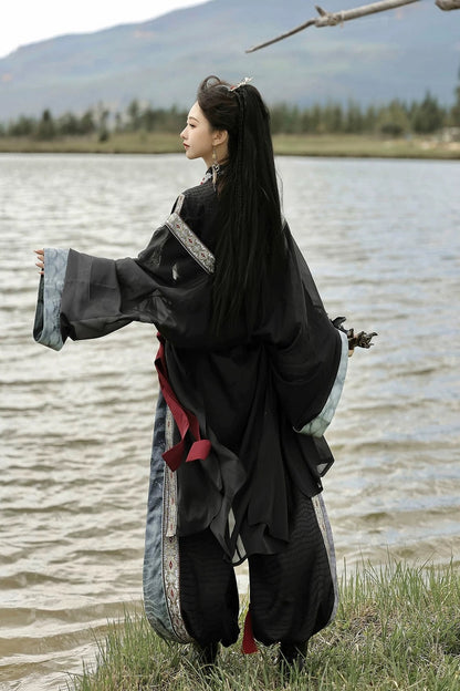 黑色武術漢服上衣與長褲套裝