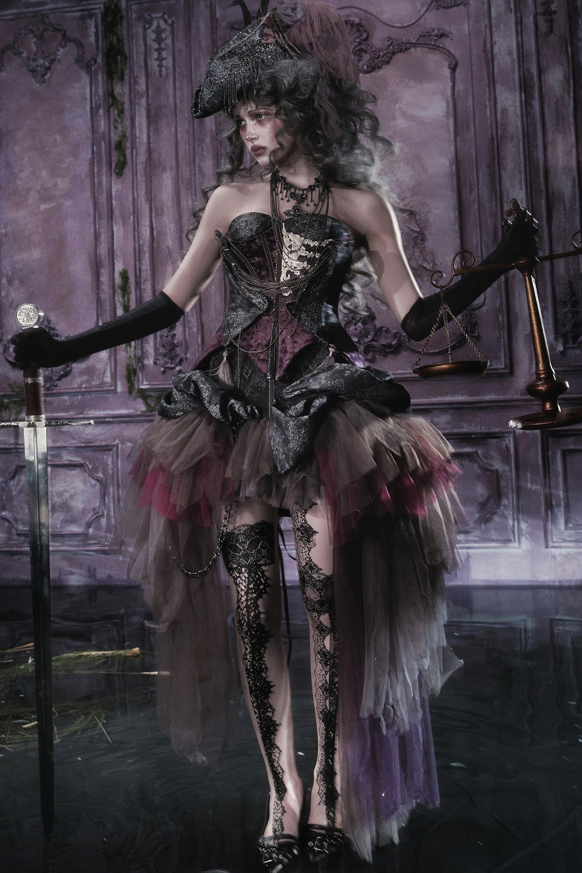 Asymmetrischer Gothic-Meshrock