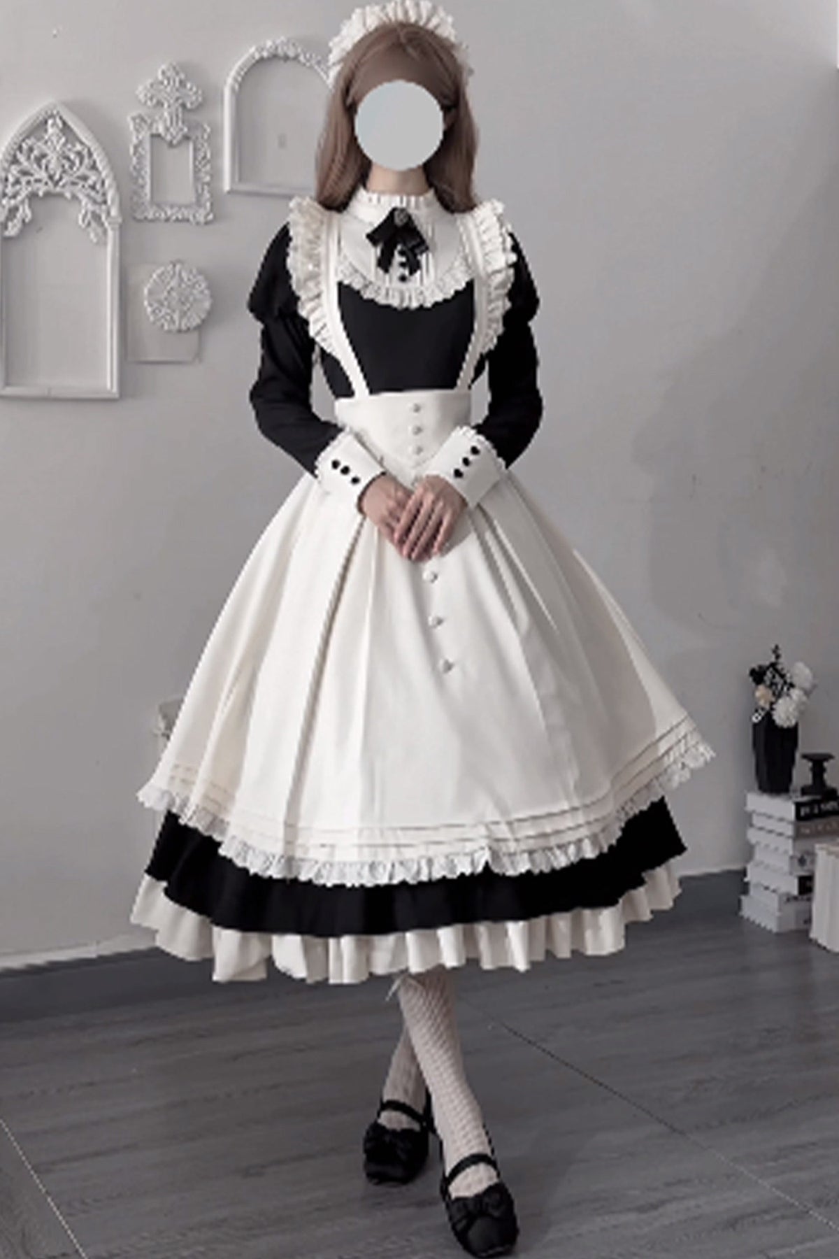 Robe tablier de soubrette à col montant