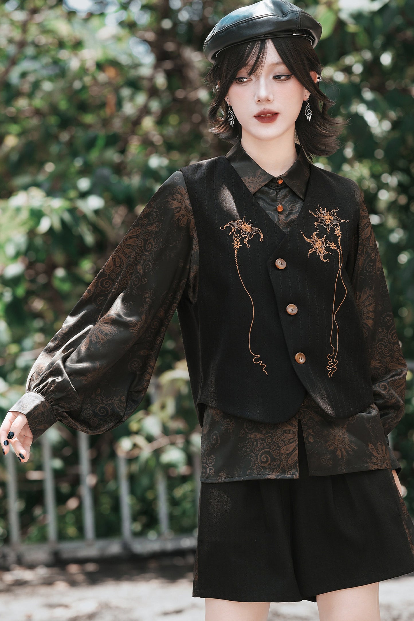 Gilet court brodé mandala