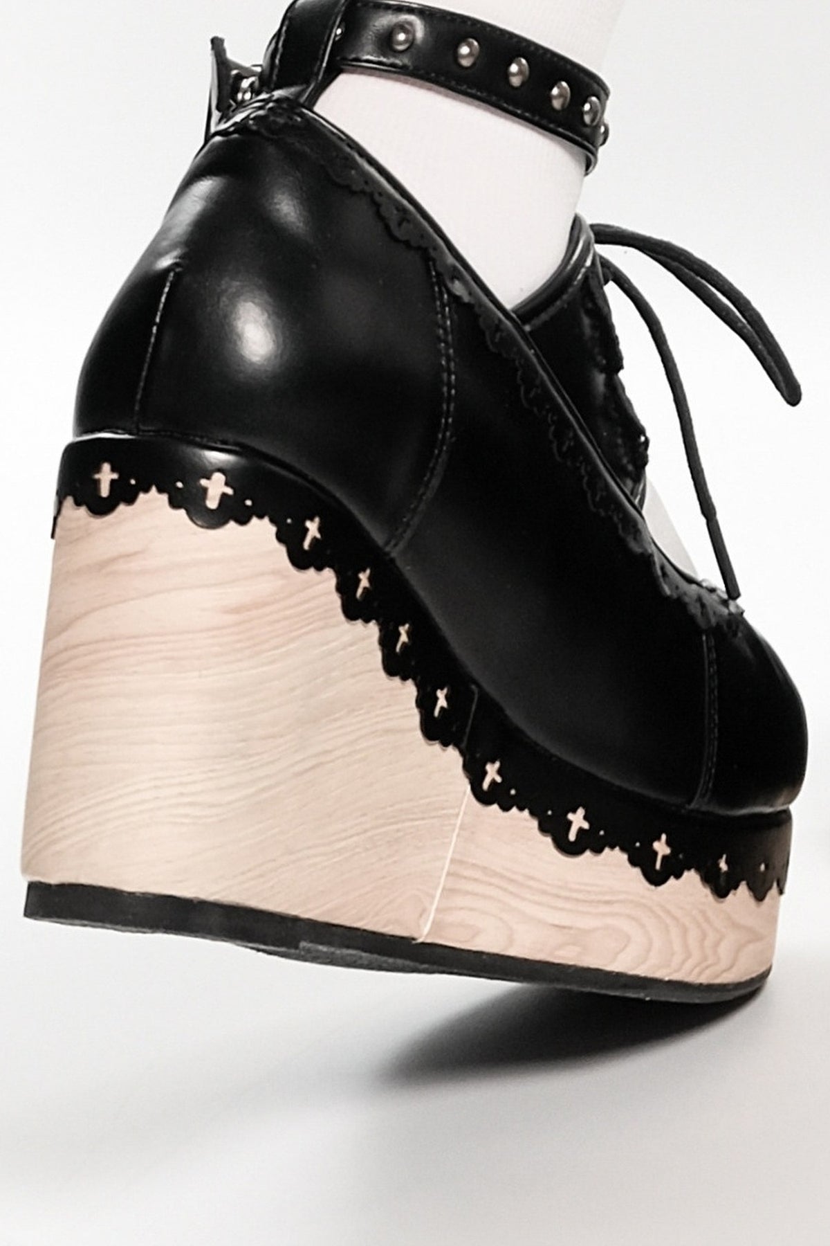 Gothic Lace Wood Grain Platform Wedge Shoes