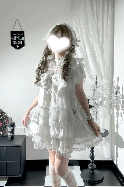 Ensemble robe à lacets croisés et boutons floraux