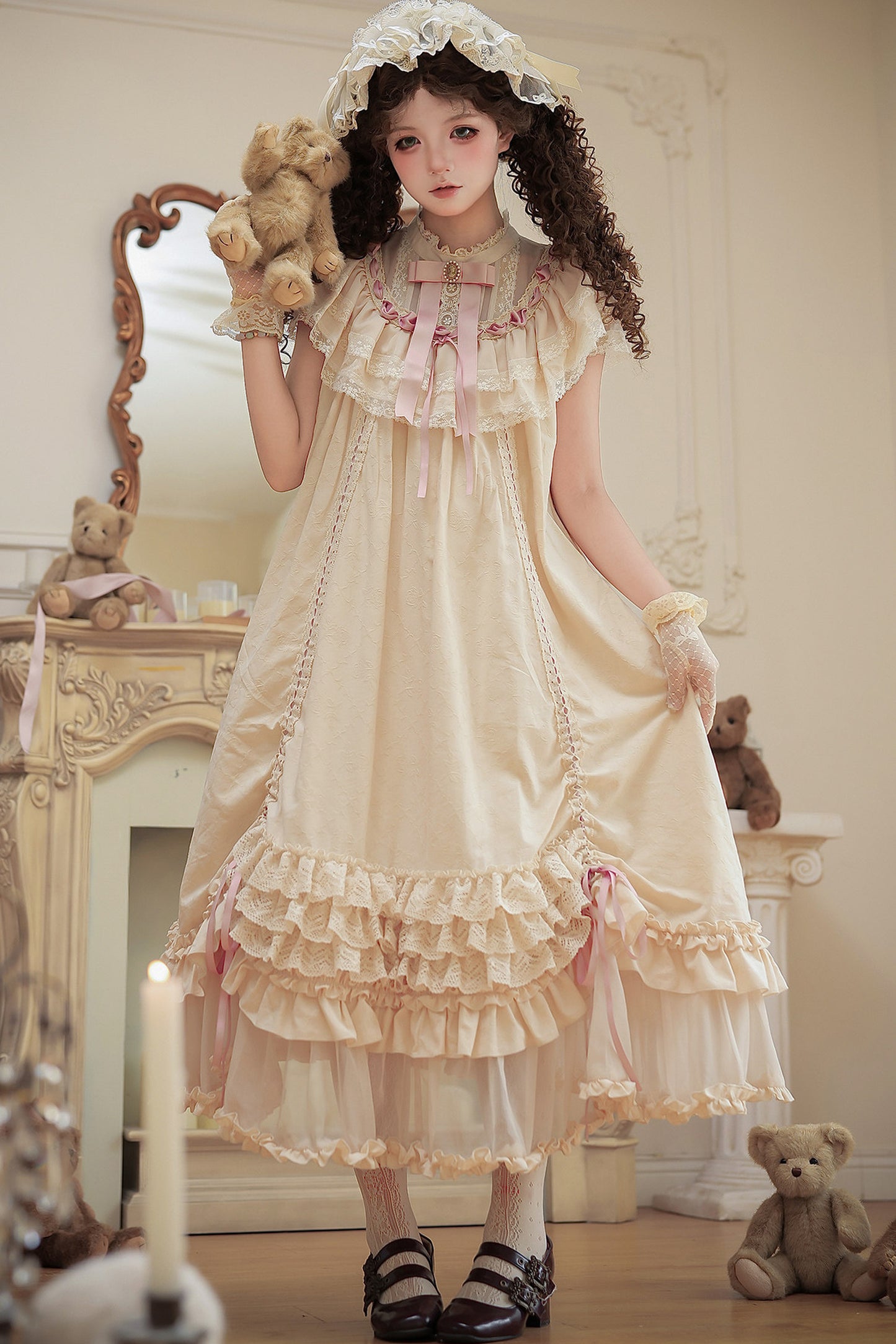Milchtee-rosa Lolita-Kleid mit Puppen-Rüschen