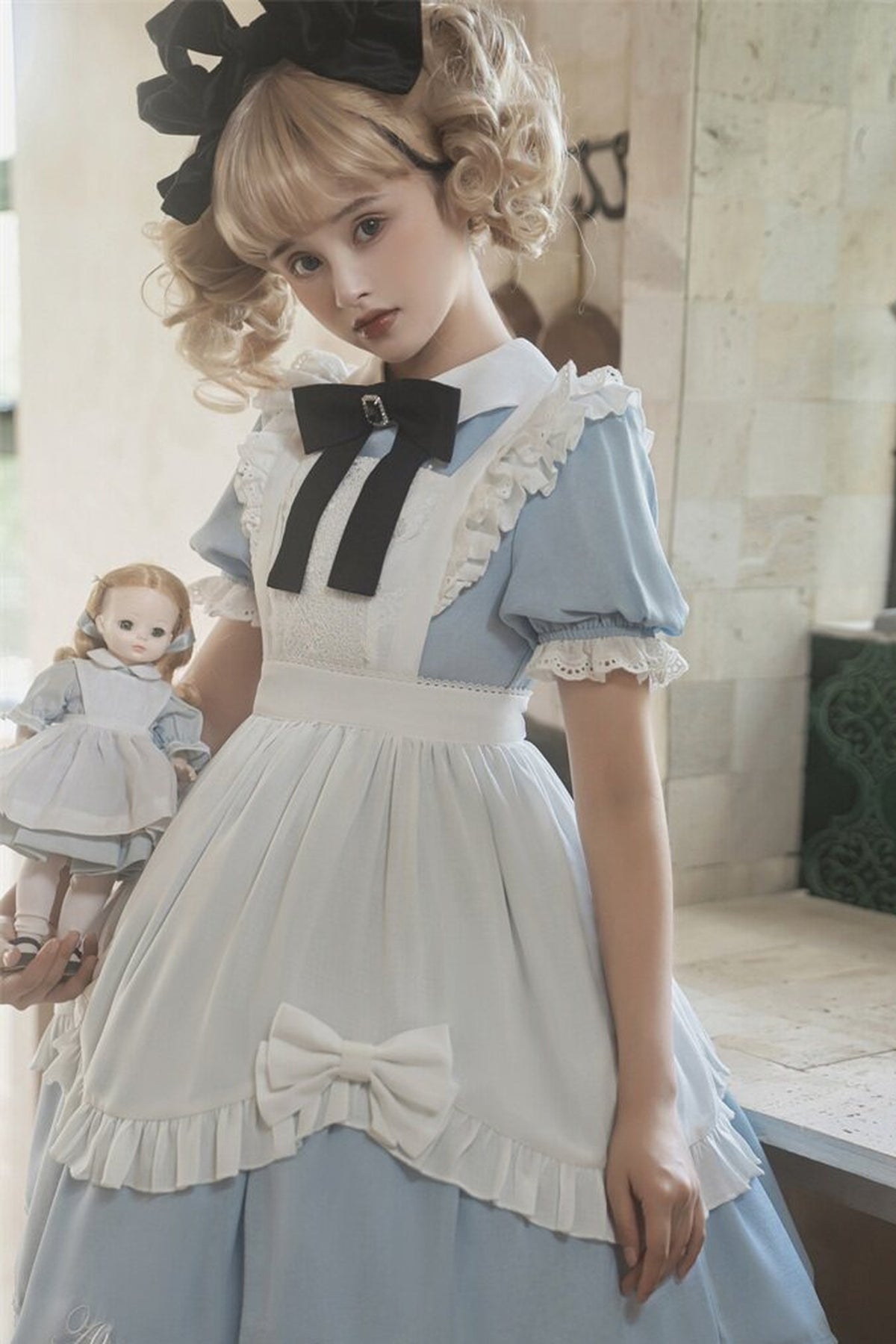 Wonderland Alice Short Sleeve One-Piece Dress