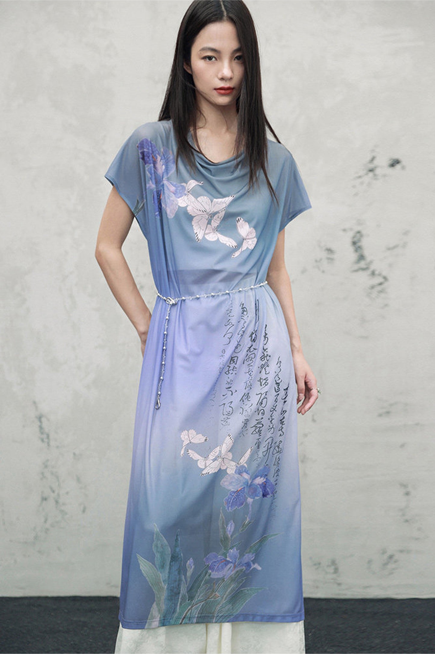 Blaues Oberteil im China-Stil mit Farbverlauf