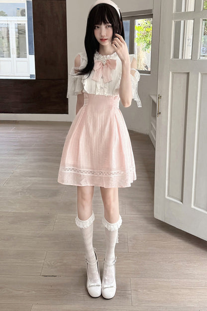 Rosa-weißes schulterfreies Kleid im Lagenlook