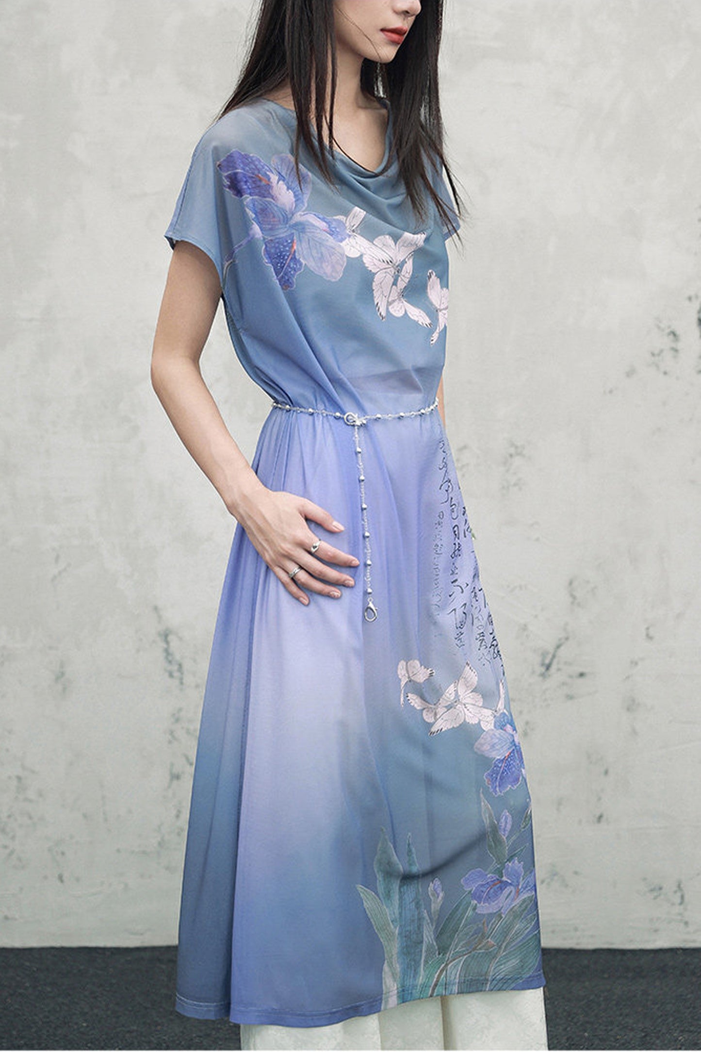 Blaues Oberteil im China-Stil mit Farbverlauf