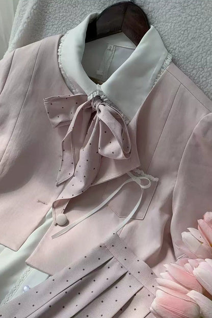 Süßes pinkes Uniform-Set
