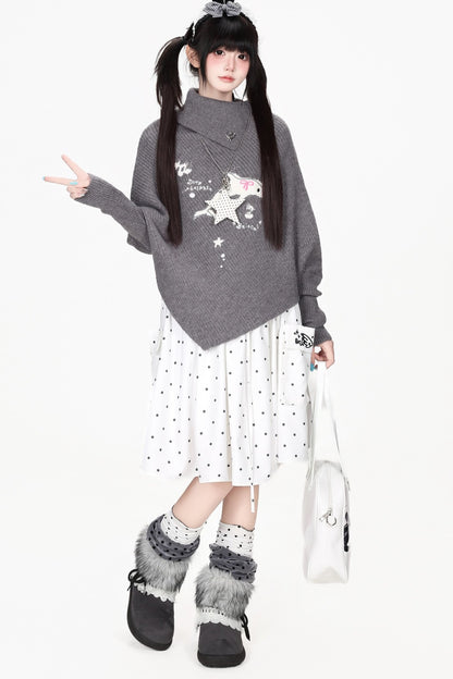 Pullover mit hohem Kragen und asymmetrischem Cape