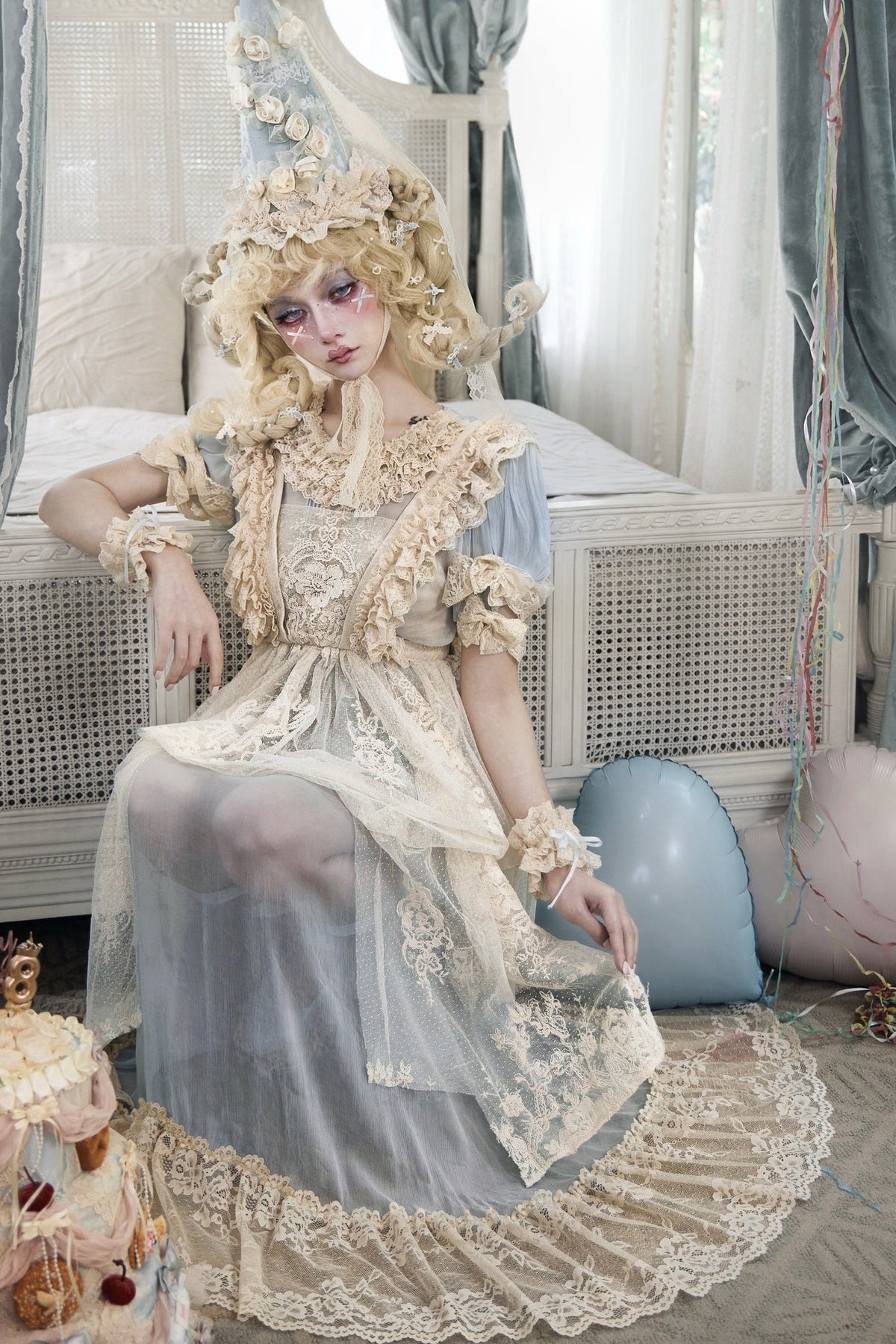 Cream Beige Doll-Like Lace Apron Dress