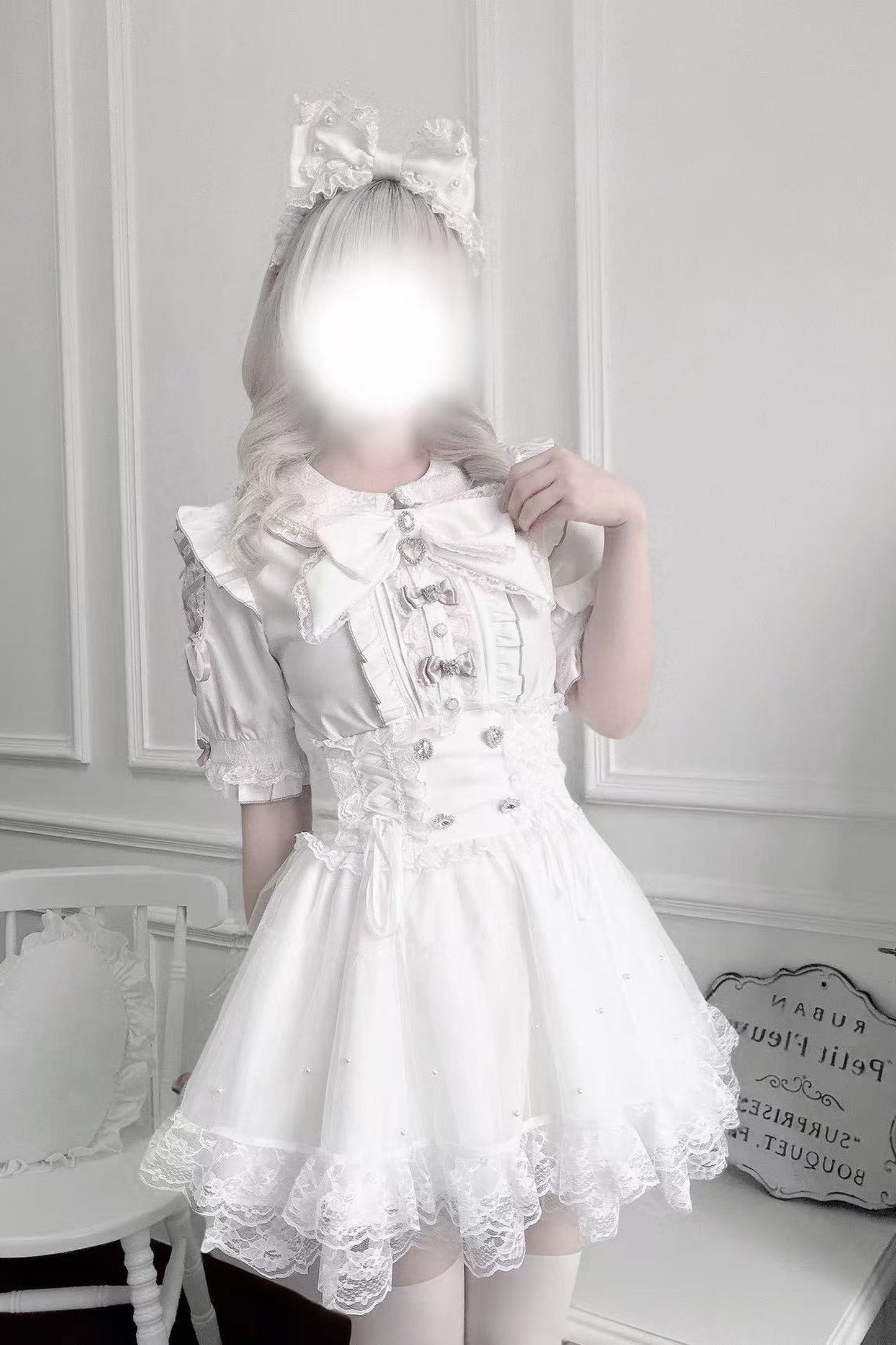 Conjunto estilo muñeca de producción en masa con encaje y lazo