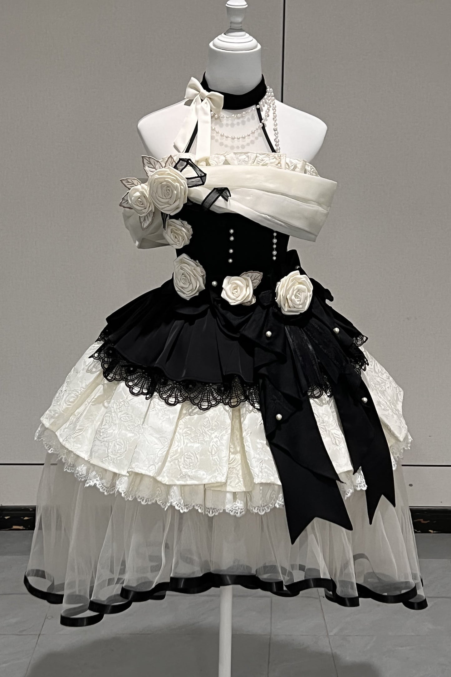 Prinzessinnen-Lolita-Kleid mit Perlen und Rosen
