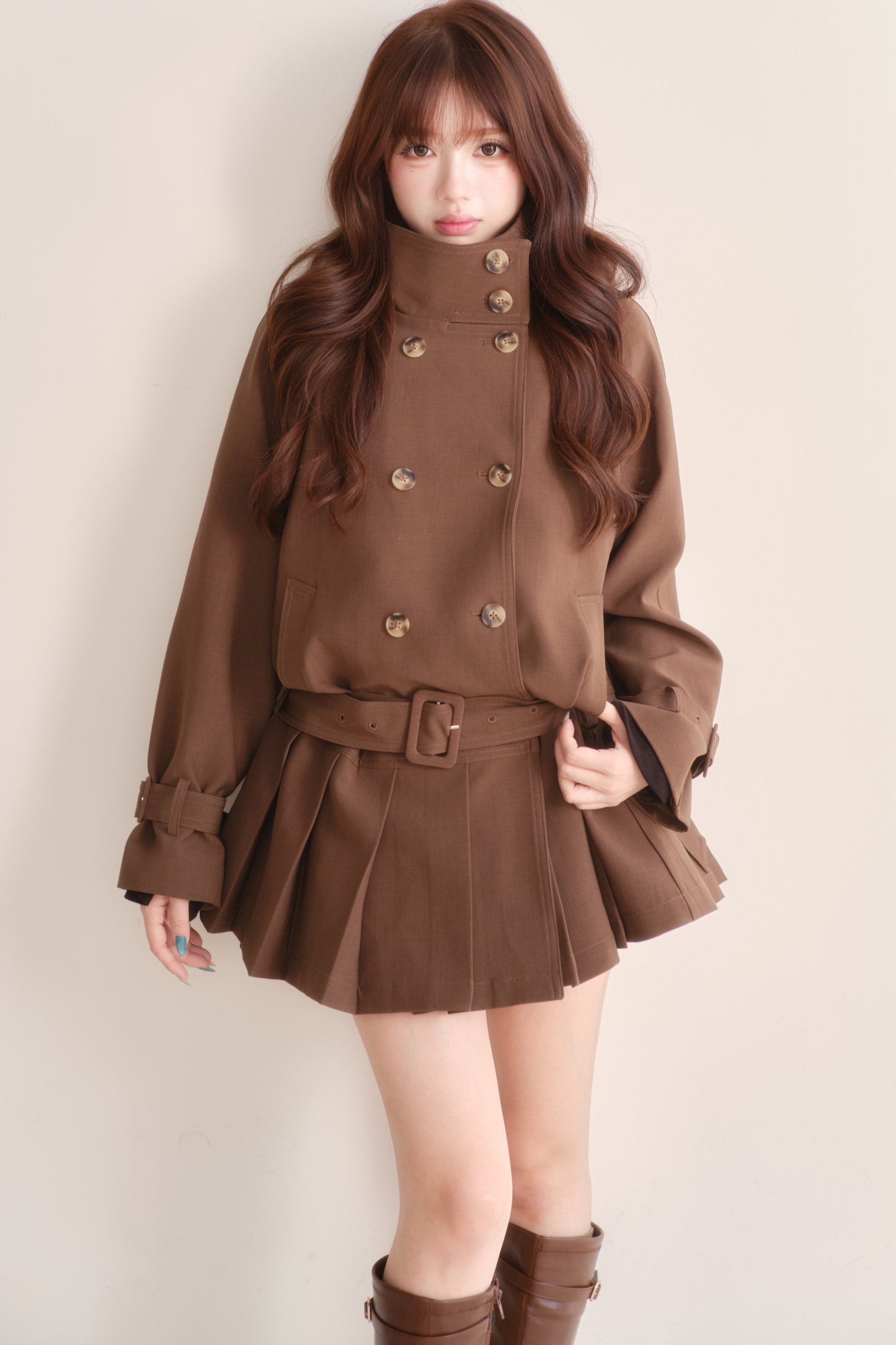 Giacca trench con cintura e orlo plissettato
