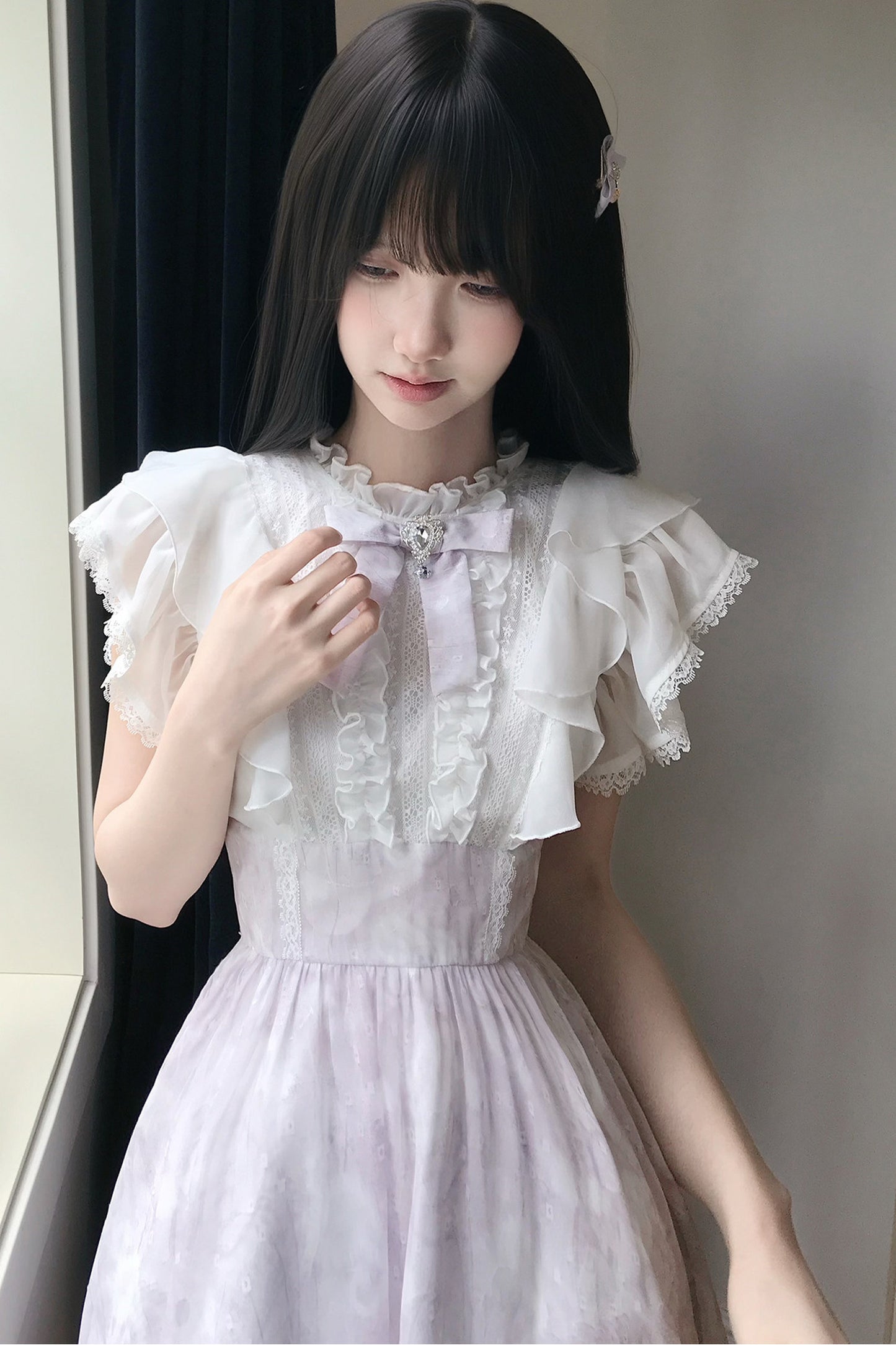Vestido de encaje con degradado bruma púrpura y cintura ceñida