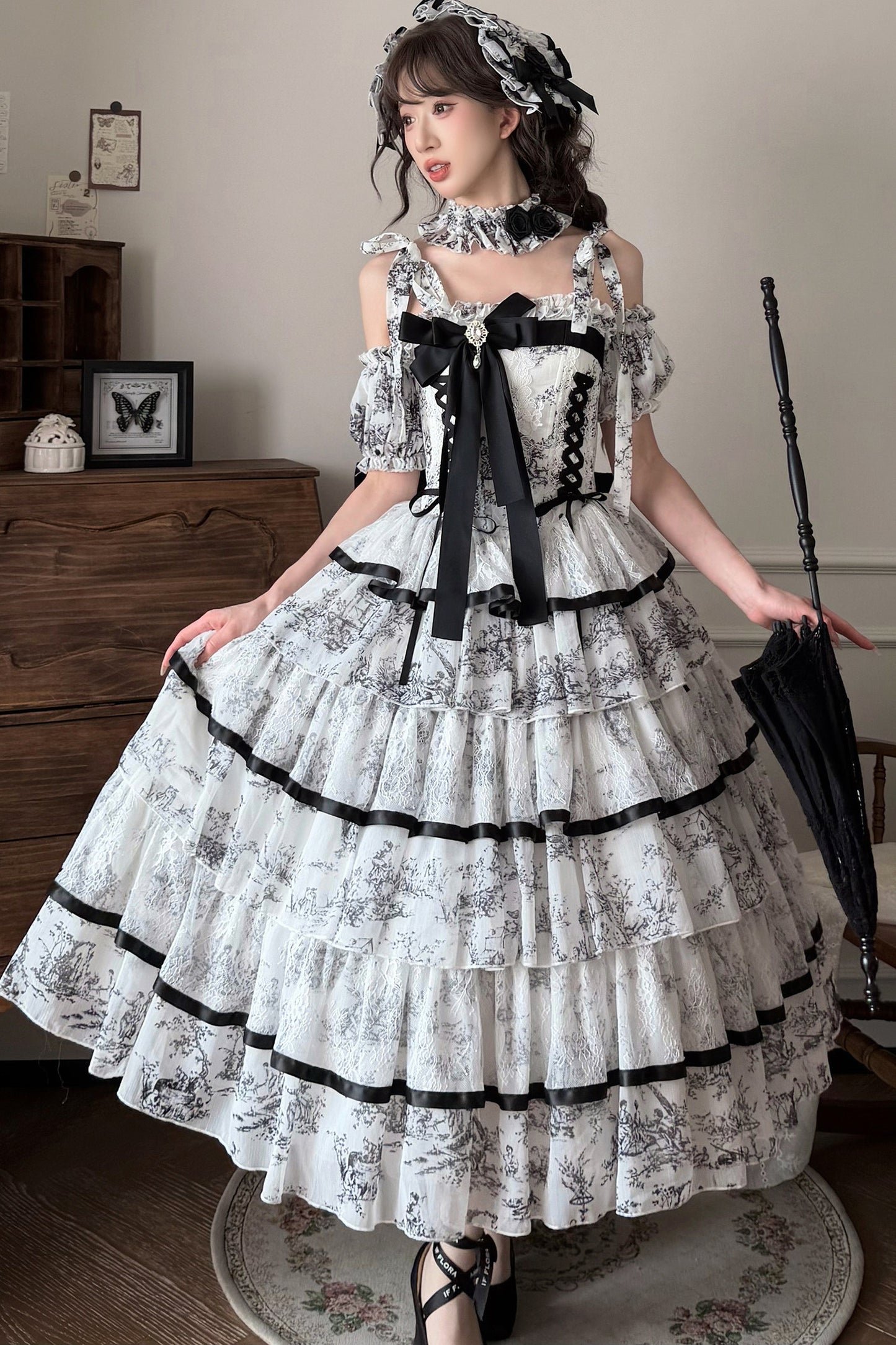 Lolita-Kleid mit Tuschewaschung und Fischgrätenmuster