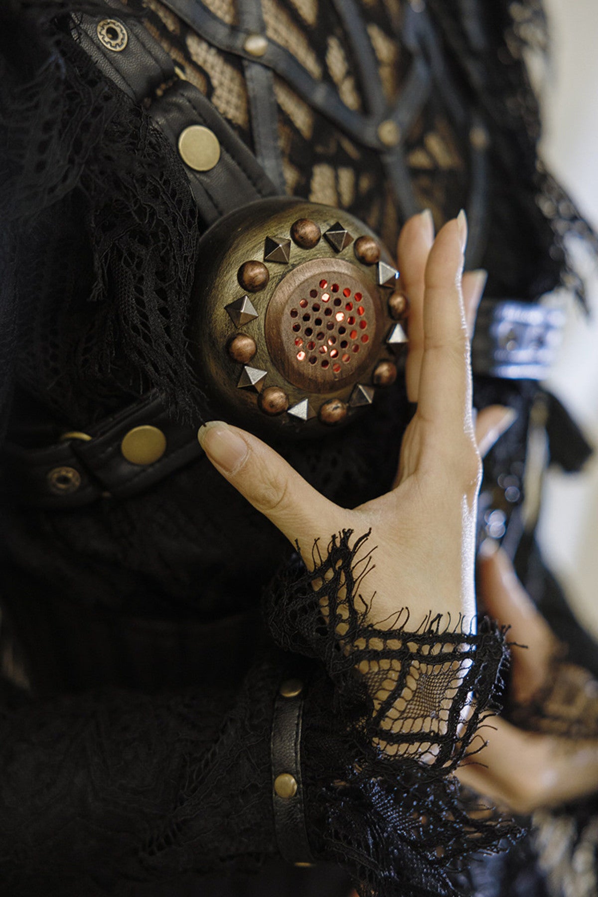 Sharon Crimson Moon Luminous Ornament Device