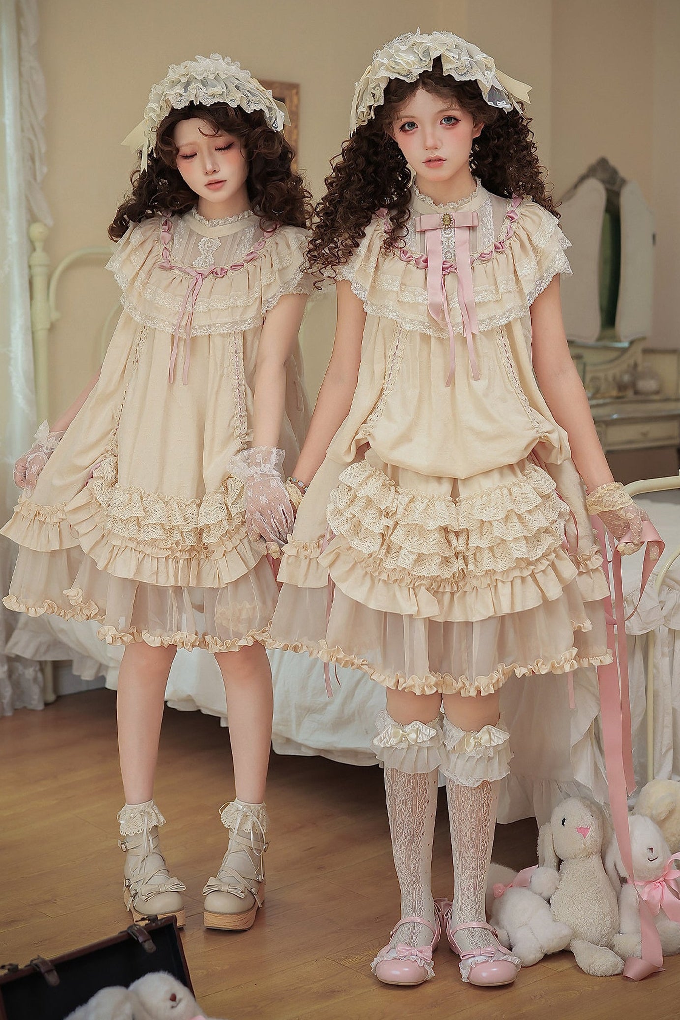 Milchtee-rosa Lolita-Kleid mit Puppen-Rüschen
