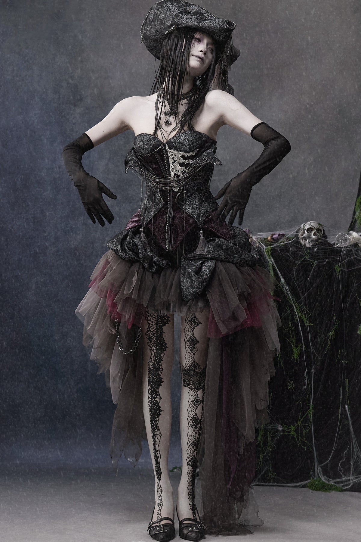 Asymmetrischer Gothic-Meshrock
