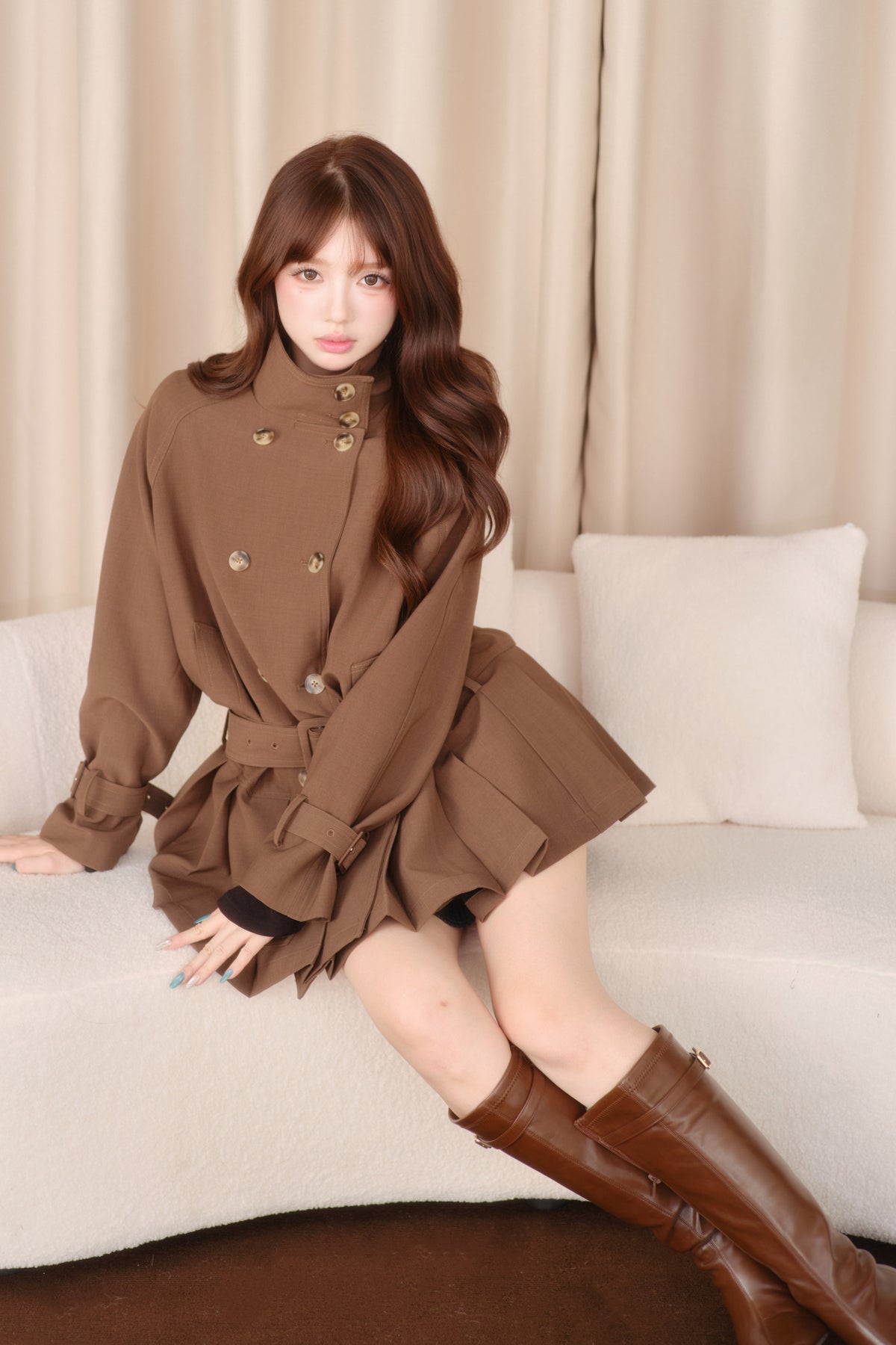 Giacca trench con cintura e orlo plissettato