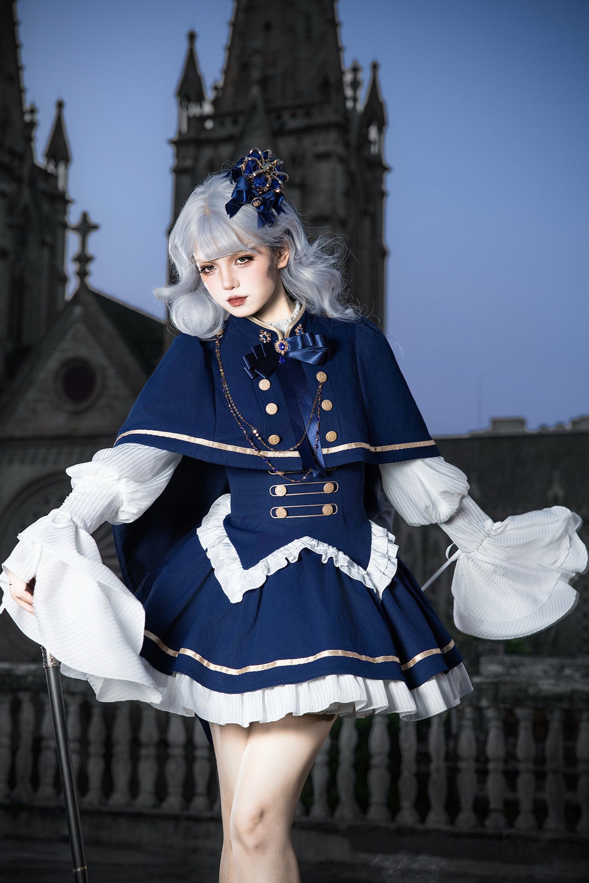 Royal Academy ensemble robe longue et cape