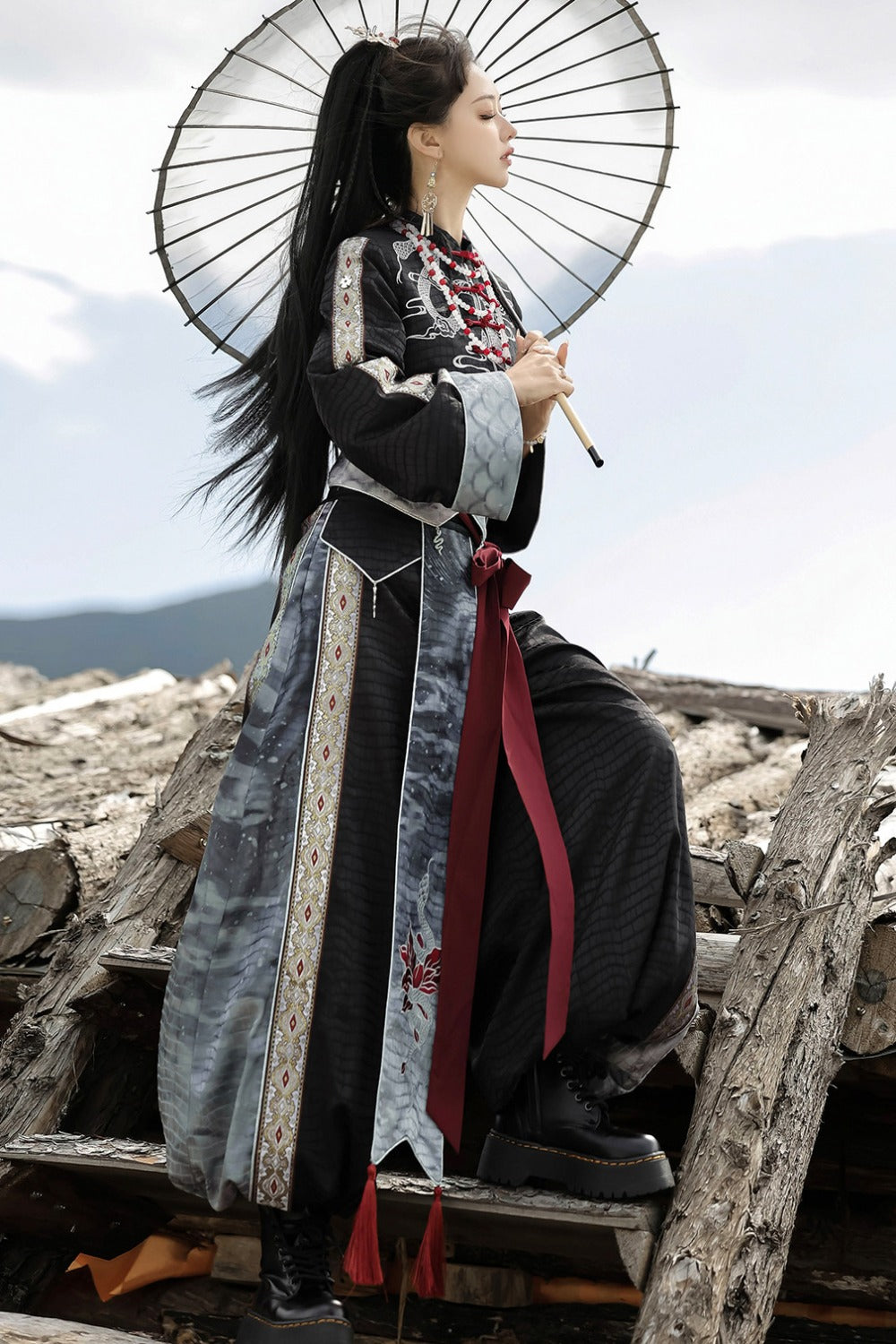 黑色武術漢服上衣與長褲套裝