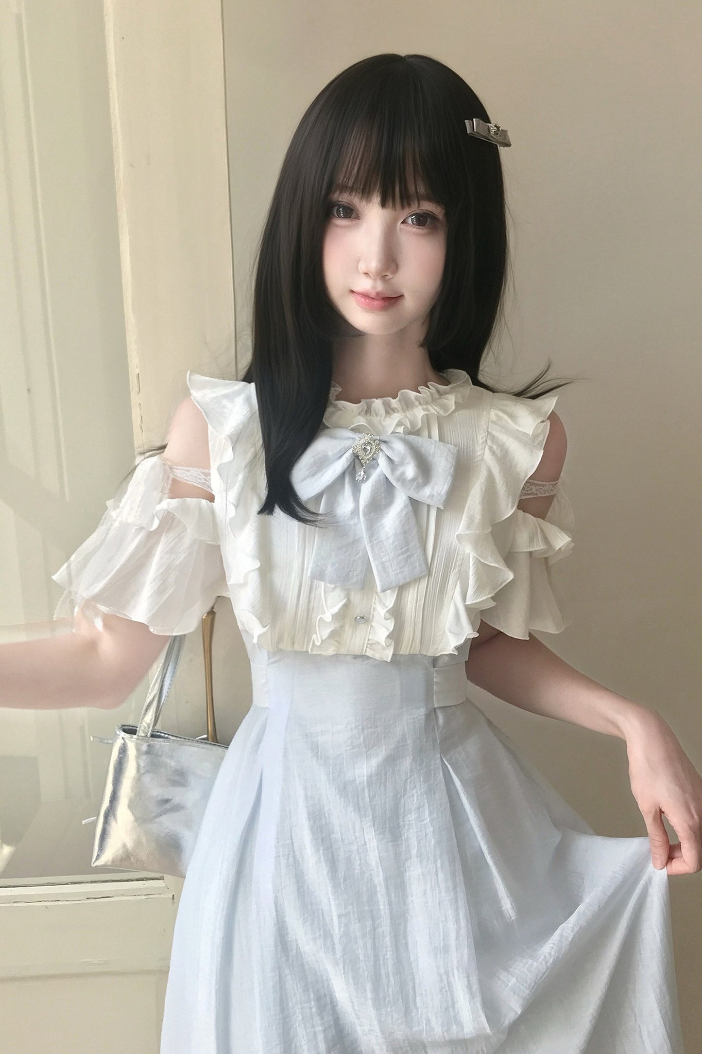 Schulterfreies Kurzarmkleid mit Einsätzen