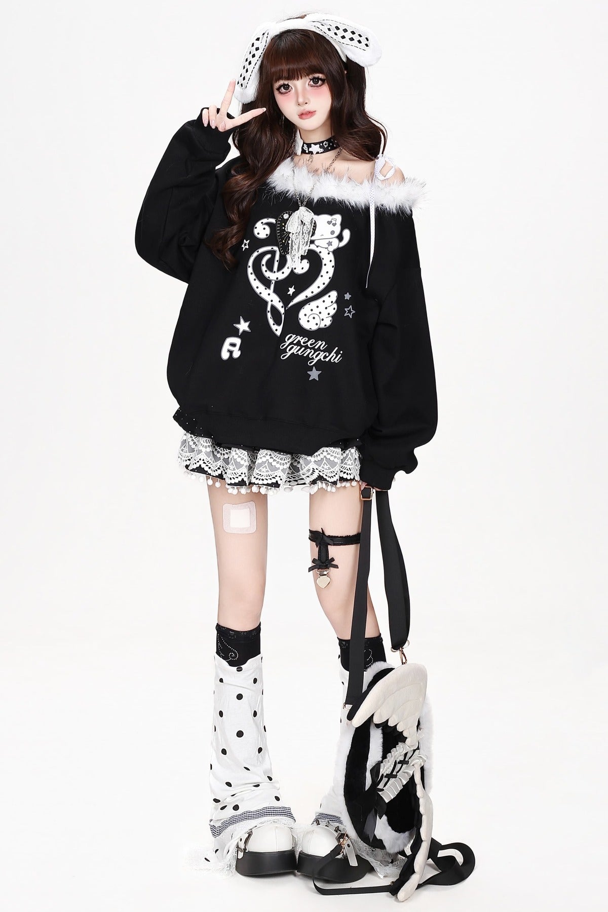 Heart Musical Note Print Off-Shoulder Fur Collar Sweatshirt