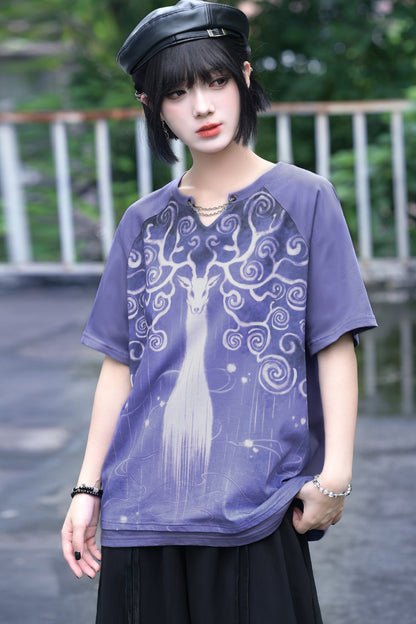 Lila Grafik-T-Shirt mit Fantasiehirsch
