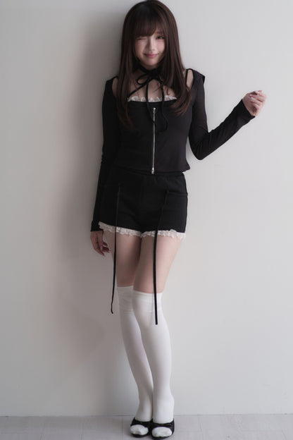 Set con top con fiocco incrociato + pantaloncini in pizzo