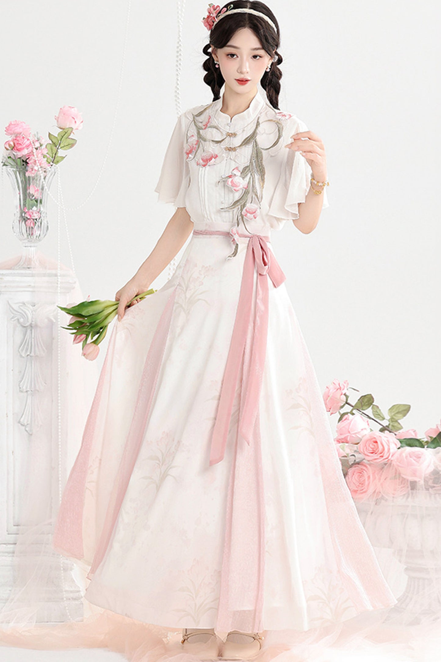 Rosa Hanfu-Hemd-und-Rock-Set mit nebligen Tulpen