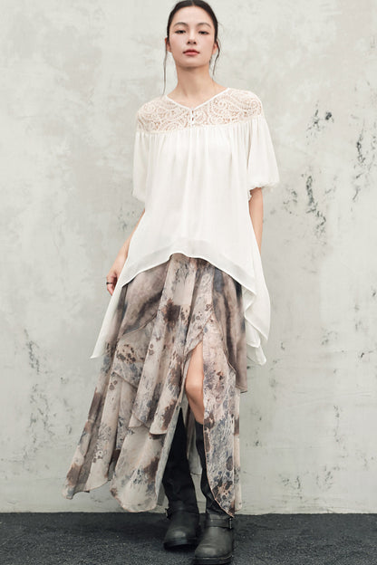 Asymmetrischer Rock mit Druck