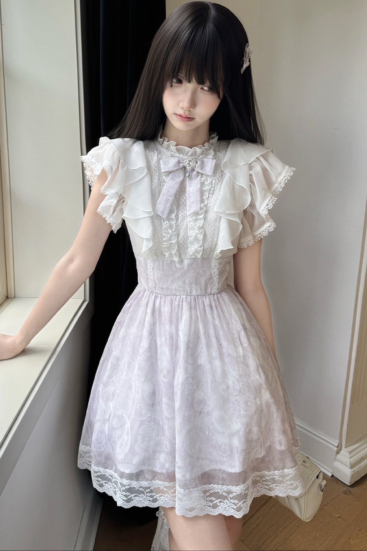 Vestido de encaje con degradado bruma púrpura y cintura ceñida