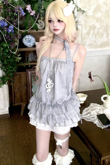 Graues Set aus Lagen-Camisole und Stufenrock