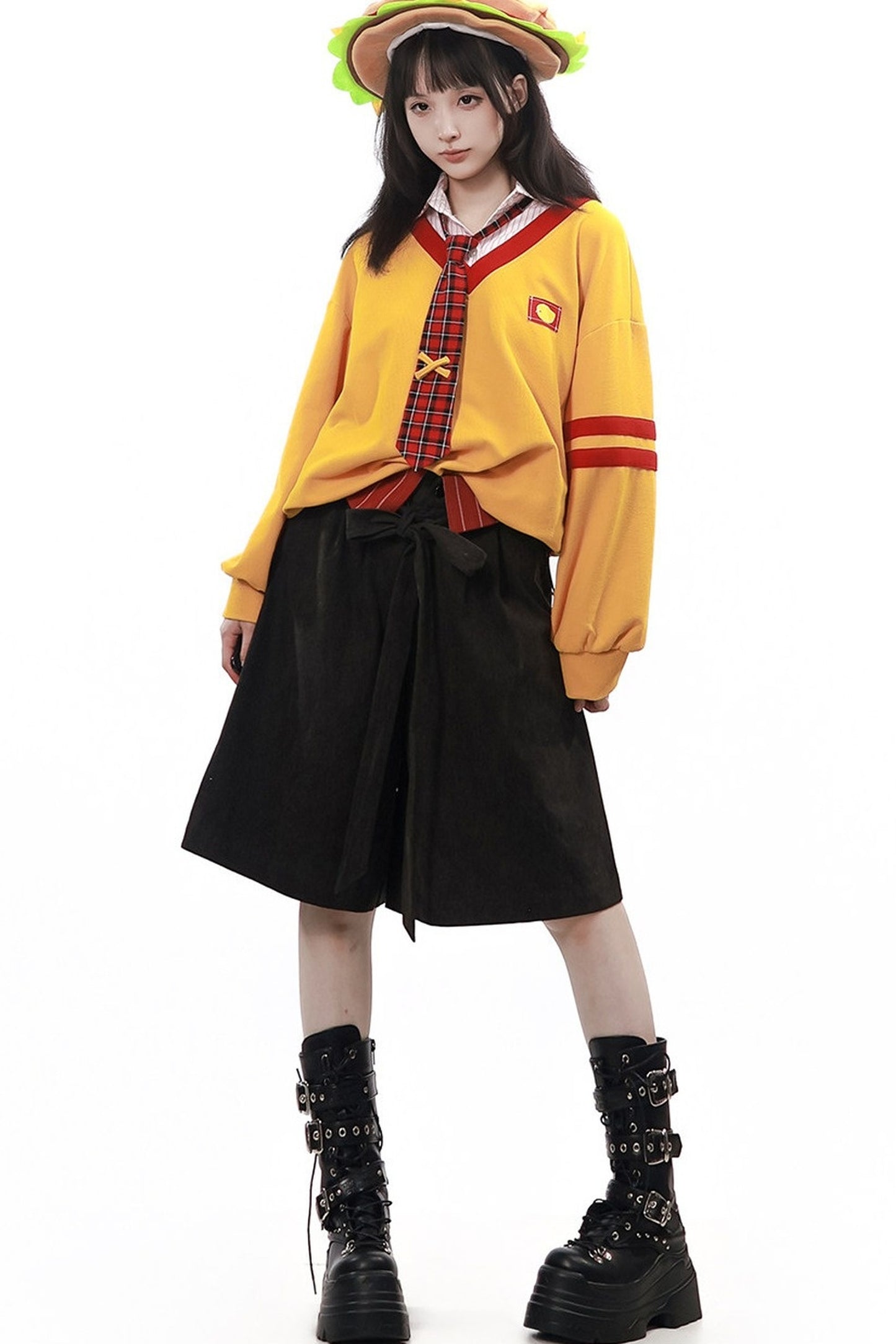 Rot-gelbes Kontrast-T-Shirt mit Hose und Rock als Set