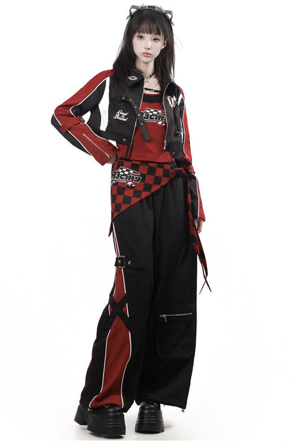 Rote und schwarze Motorradjacke und -hose im Set