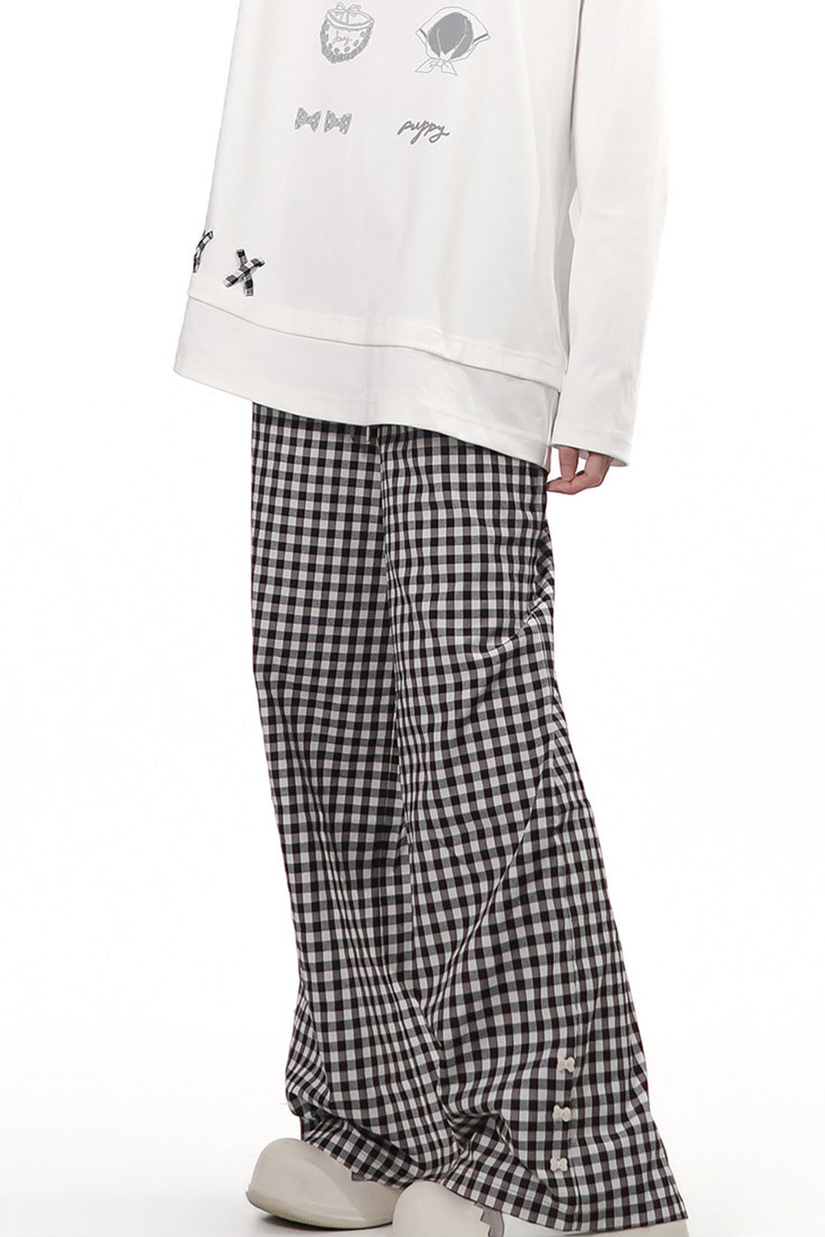 Completo top a maniche lunghe e pantaloni con stampa cucciolo e motivo scozzese