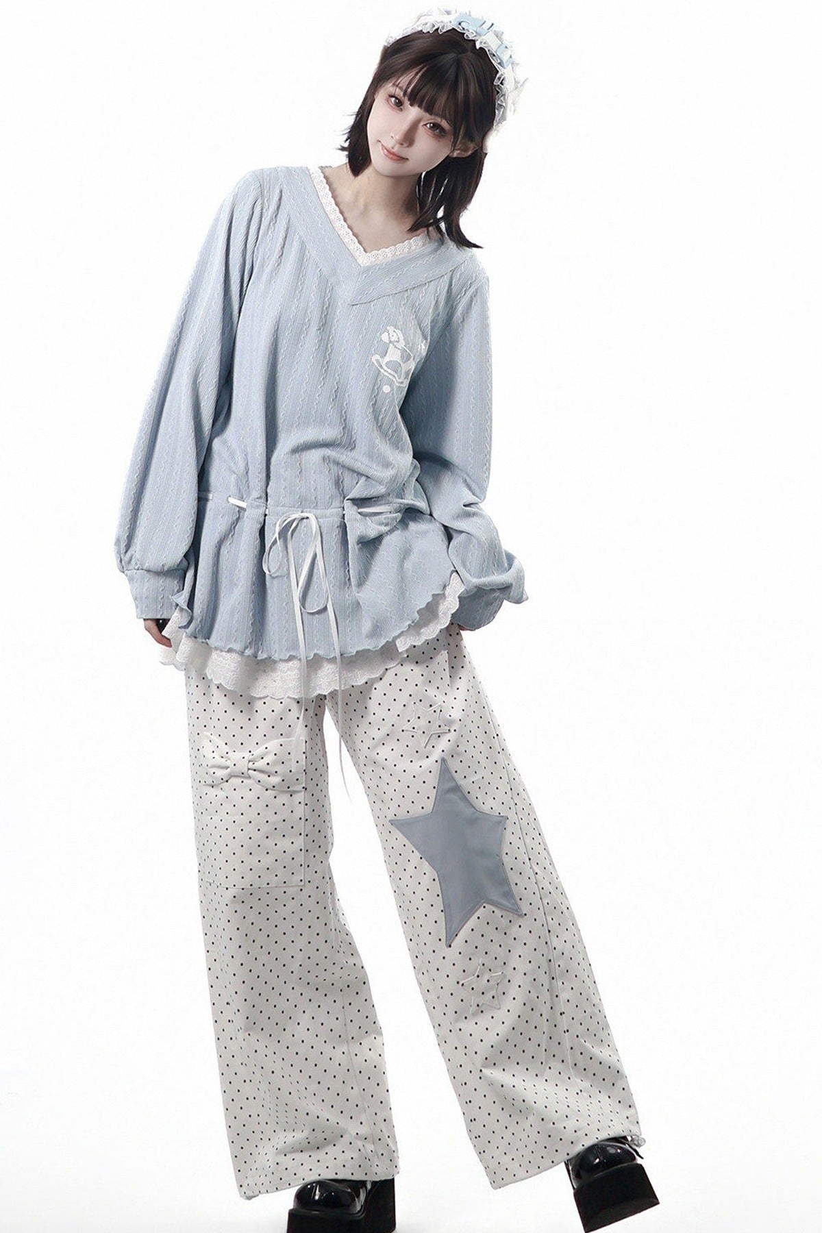 Hellblaues Pony-Jacke-und-Polka-Dot-Hosen-Set